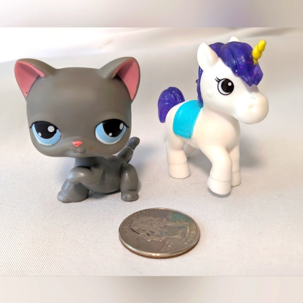 SALE!  Littlest Pet Shop Bobblehead Kitty & Pet Sparkle Barbie Dreamtopia